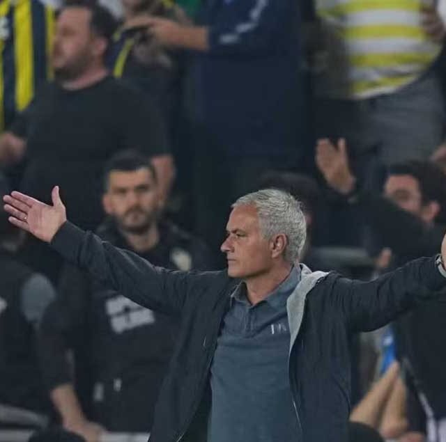 Arsenal could field 16yearold goalkeeper with Raya Is football8