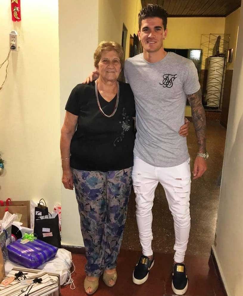 Rodrigo De Paul's grandmother and grandfather