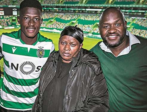 Nuno Mendes's parents