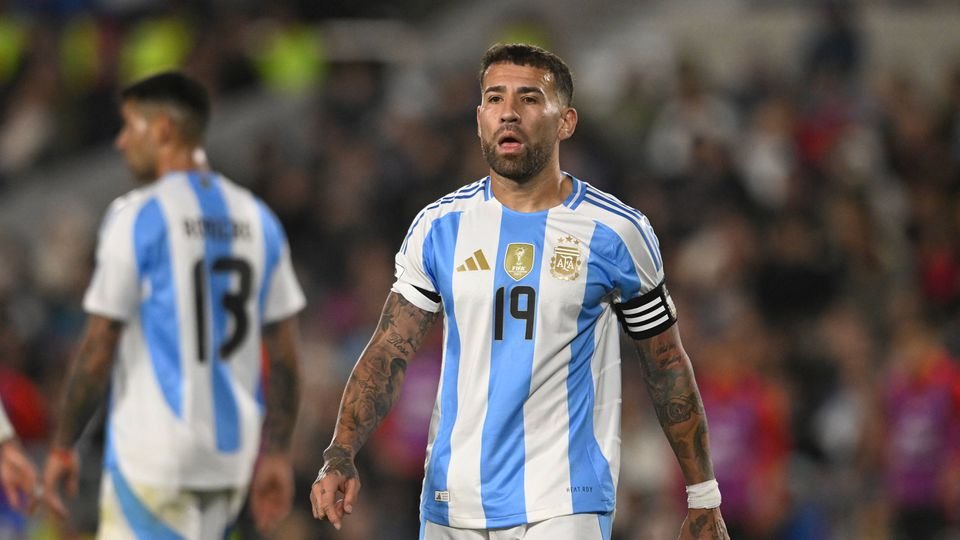 Dibu Martínez and the absurd defense at the 2022 World Cup: «When Otamendi 'eats'…»
