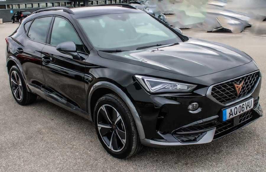 Pau Cubarsí has a CUPRA Formentor in his car collection