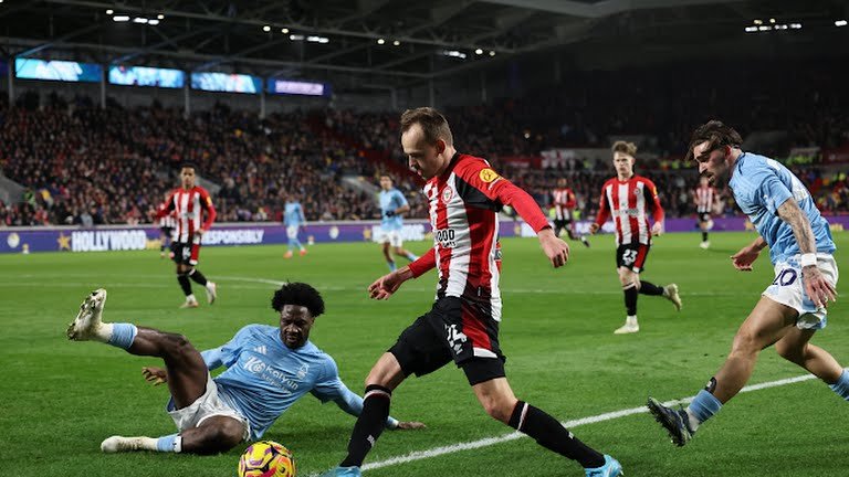 Nottingham Forest beats Brentford and moves up to third in the Premier League