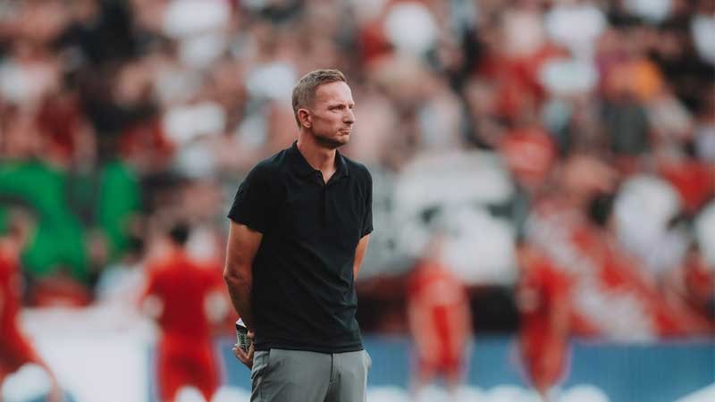 Salzburg sacks coach