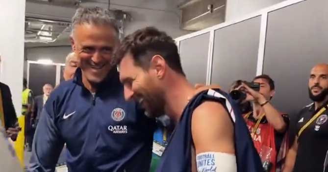 PSG Players Visit Messi in Locker Room