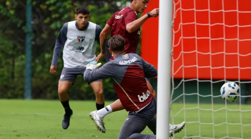 São Paulo’s First Team Thrashes Crias de Cotia in Training Match