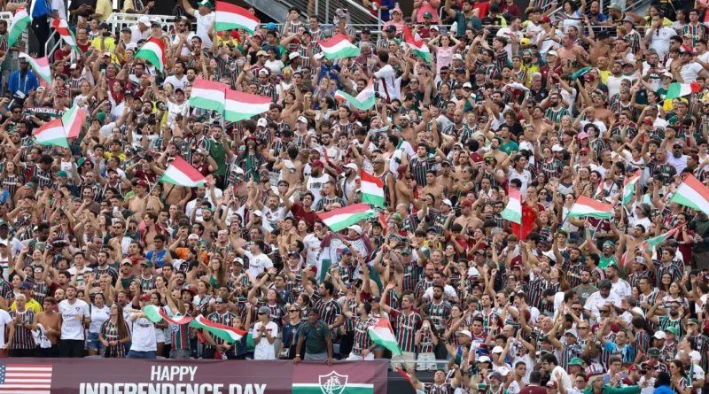 Fluminense Fans Moved to Tears