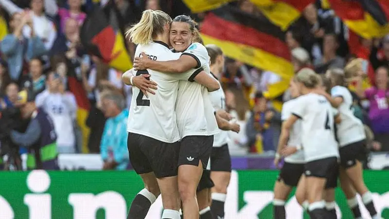 Germany Beats Denmark 2-1