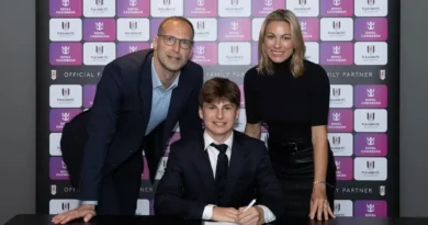 Chelsea legend's son signs contract with Premier League club