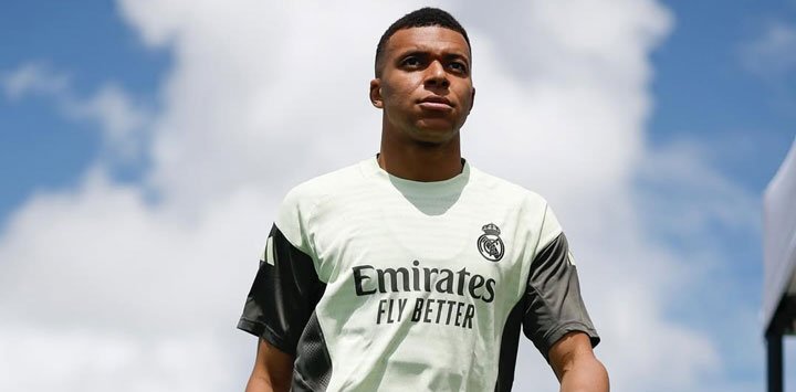 What is Mbappé's salary at Real Madrid?