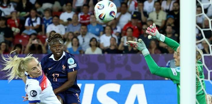 France 2-1 England