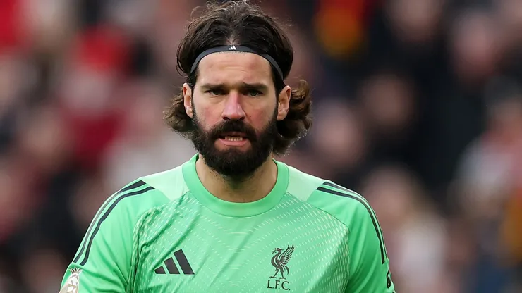 Bournemouth 3 x 2 Liverpool: Arne Slot clashes with Alisson, sparking controversy