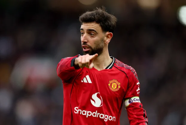 Carrick’s Key Pillar: Can Man Utd Convince a "Furious" Bruno Fernandes to Stay After Amorim’s Exit?