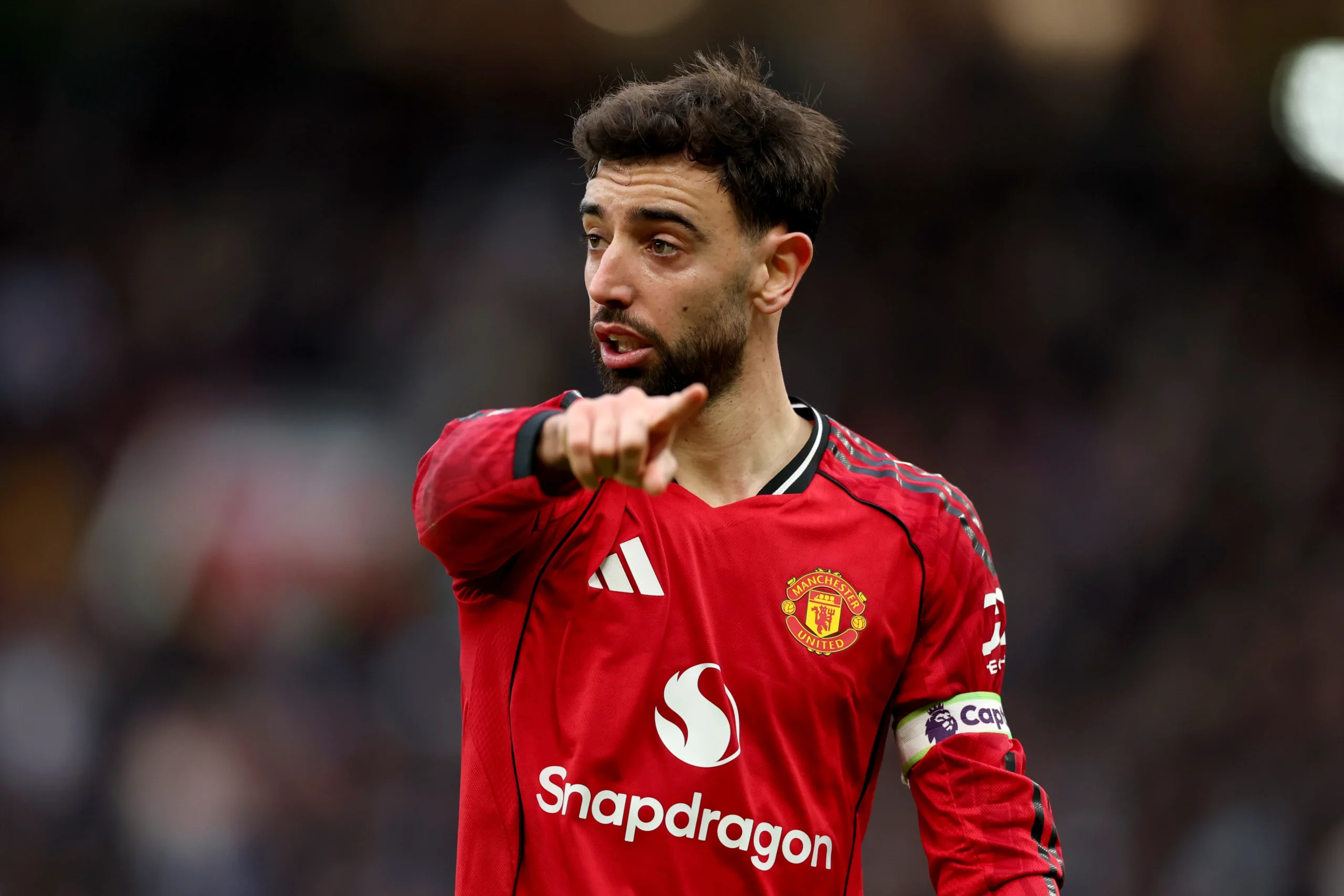 Carrick’s Key Pillar: Can Man Utd Convince a "Furious" Bruno Fernandes to Stay After Amorim’s Exit?
