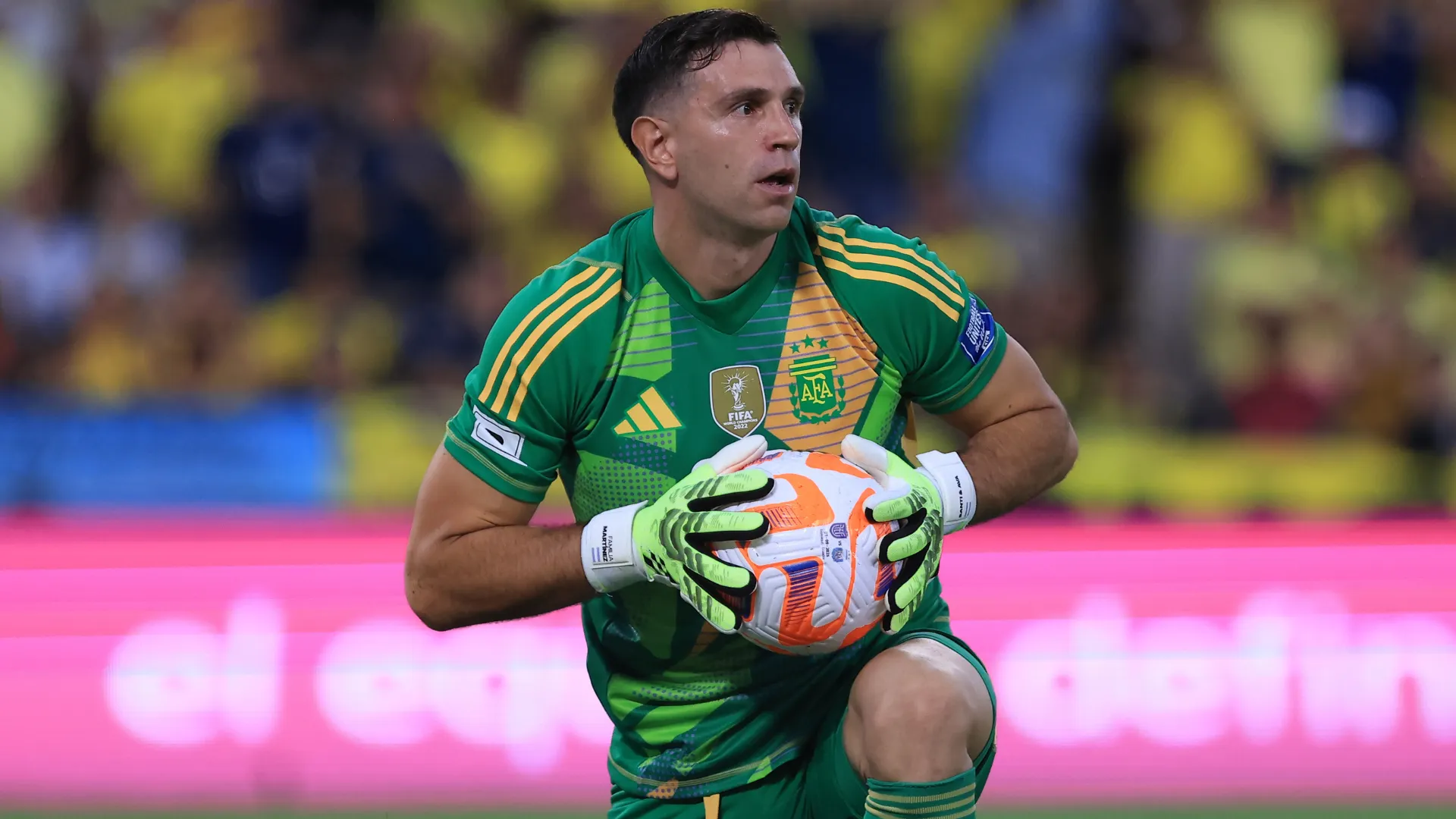 Is 'Dibu' Leaving Villa Park? Inter Milan Make Significant Progress in Pursuit of Argentine No. 1