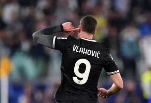 Vlahovic emerges as Barcelona's 'Plan B' as Julián Alvarez’s agent shuts down Camp Nou move