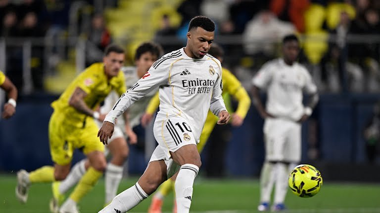 Mbappé Double Sinks Villarreal as Real Madrid Claim La Liga Top Spot in Gritty Away Win