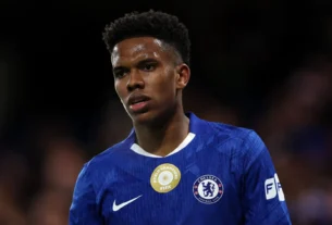Chelsea Injury Alert: Estêvão and Gittens Recovering from Illness Ahead of Crystal Palace Trip