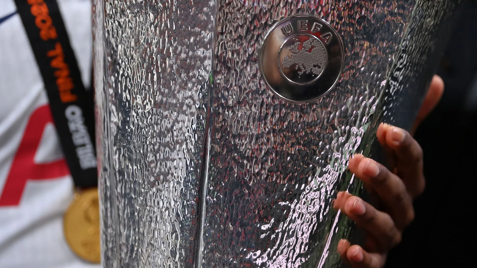 Europa League Playoff Draw: Nottingham Forest Face Tactical Duel with Fenerbahçe as Endrick Shines for Lyon