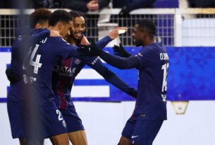 PSG overcomes Auxerre's defensive tactics with a goal in the 79th minute and reaches 45 points.