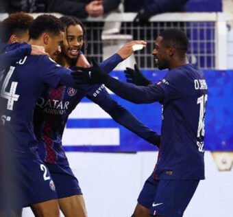 PSG overcomes Auxerre's defensive tactics with a goal in the 79th minute and reaches 45 points.