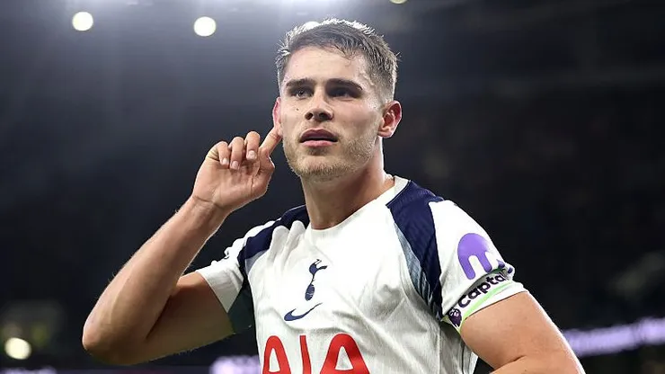 Micky van de Ven would be willing to transfer to Liverpool