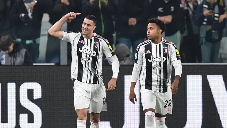 Dusan Vlahovic and Weston McKennie during a Juventus match