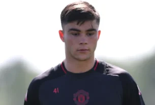 Official: Manchester United Starlet Harry Amass Joins Norwich City on Loan After Successful Sheffield Wednesday Spell