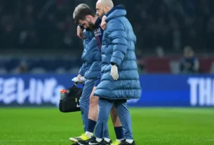 Kvaratskhelia Injury Blow: PSG Star to Miss 'Le Classique' After Champions League Setback