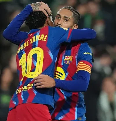 "Nobody is above us": Lamine Yamal praises Raphinha as Barcelona secure UCL Round of 16 spot