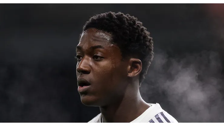 Mainoo’s Manchester United U-turn: Carrick blocks Napoli move and prioritizes new long-term deal for midfield starlet