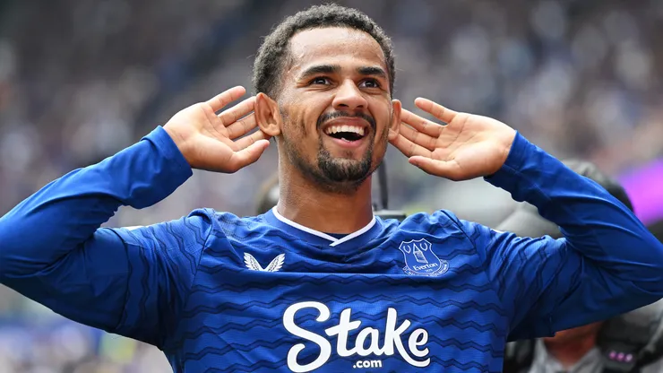 Ndiaye on the field for Everton