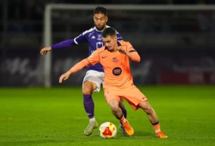 Man Utd Enter Race for Marc Casadó: Jorge Mendes Meets with Red Devils Over Barcelona Starlet