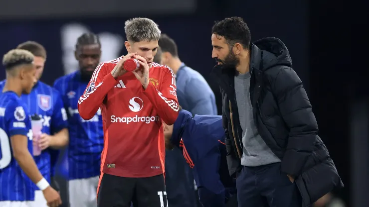 Garnacho, former Manchester United player, likes the announcement of Ruben Amorim's dismissal