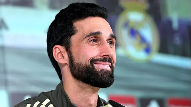 Arbeloa speaks at a Real Madrid press conference 