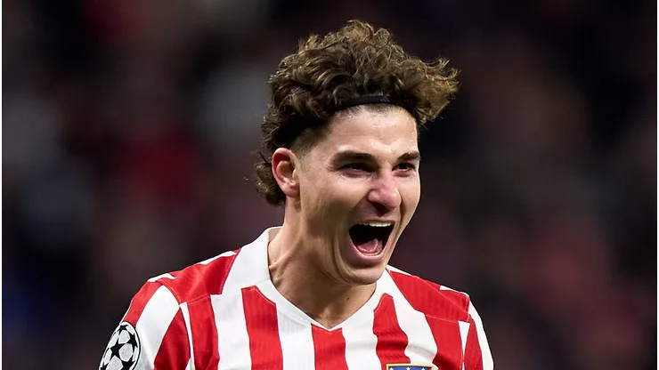 PSG prepare record-breaking move for Julián Alvarez as Barcelona fall behind in race for Atletico star