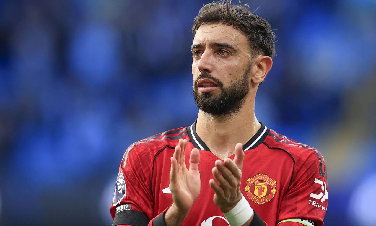 Bruno Fernandes to PSG? Man Utd Consider 'Bombshell' Decision to Sacrifice Captain in £100m Midfield Revamp