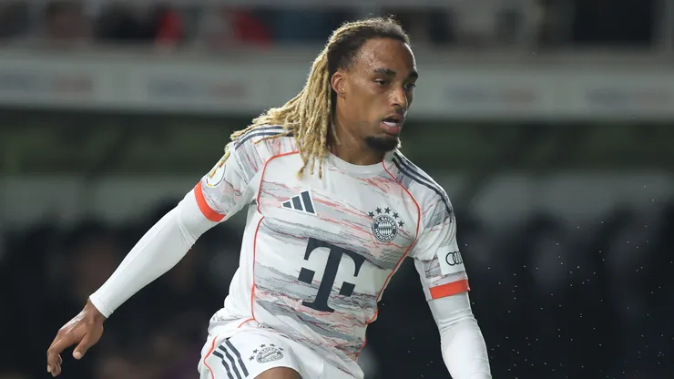 Sacha Boey Completes Galatasaray Return: Bayern Munich Defender Set for Medical Today