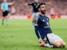 "Unfairly Assessed": Roberto Martinez Slams Critics of Man Utd Captain Bruno Fernandes