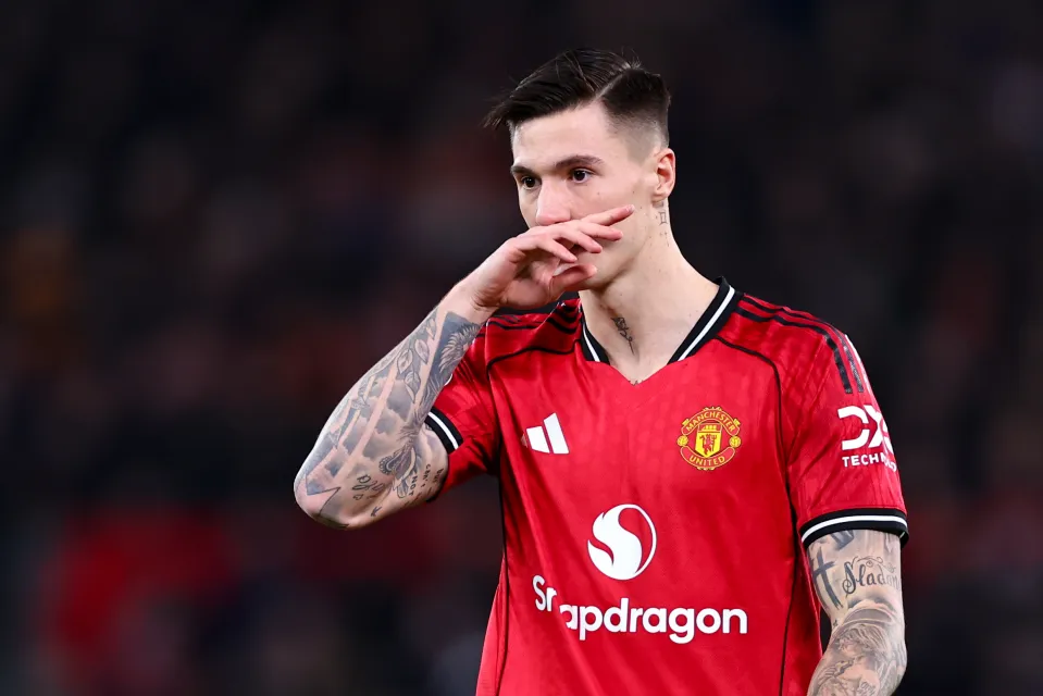 Michael Carrick Breaks His Own Golden Rule: How Benjamin Sesko’s Early Introduction Saved Man Utd vs Everton