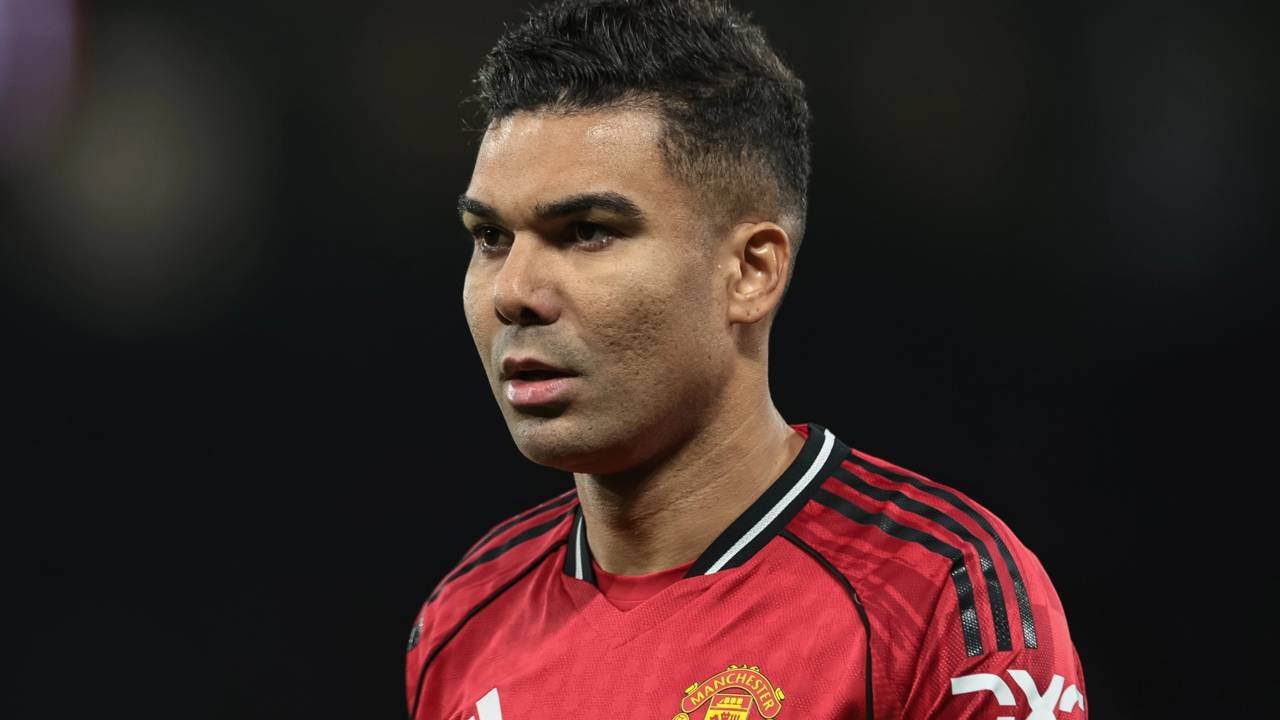 Manchester United Urged to Sign 'Two Midfield Monsters' to Replace Casemiro Amid Agent Drama