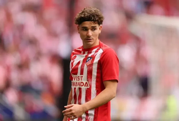 Chelsea hold early talks with Julian Alvarez over potential summer move