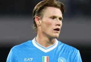 Man Utd 'Leading the Race' for Scott McTominay Return as Agent Flies into Naples